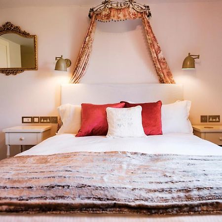 The Bower Inn Bridgwater Exterior foto A bedroom at the hotel