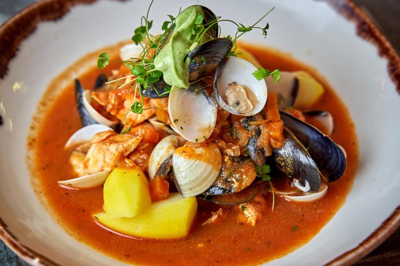 The Bower Inn Bridgwater Exterior foto Clam and mussel chowder