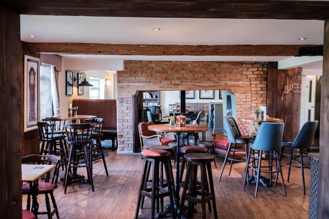 The Bower Inn Bridgwater Exterior foto The interior of the pub