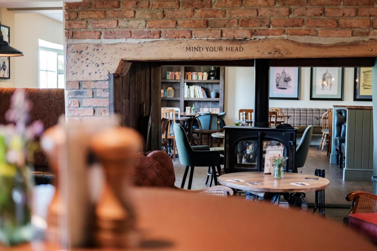 The Bower Inn Bridgwater Exterior foto The interior of the restaurant